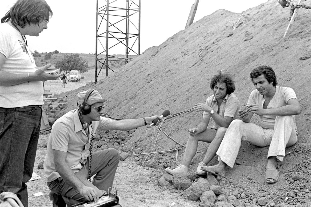Pere Riera (en primer pla) i Dani Freixes entrevistats per Àngel Casas al primer Canet Rock l'any 1975