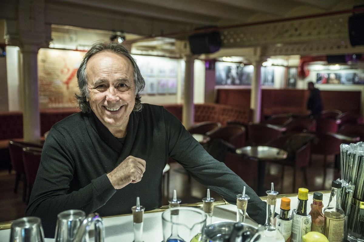 Joan Manuel Serrat dinant amb representants de 'Barcelona is not Catalonia' per tancar l'acord