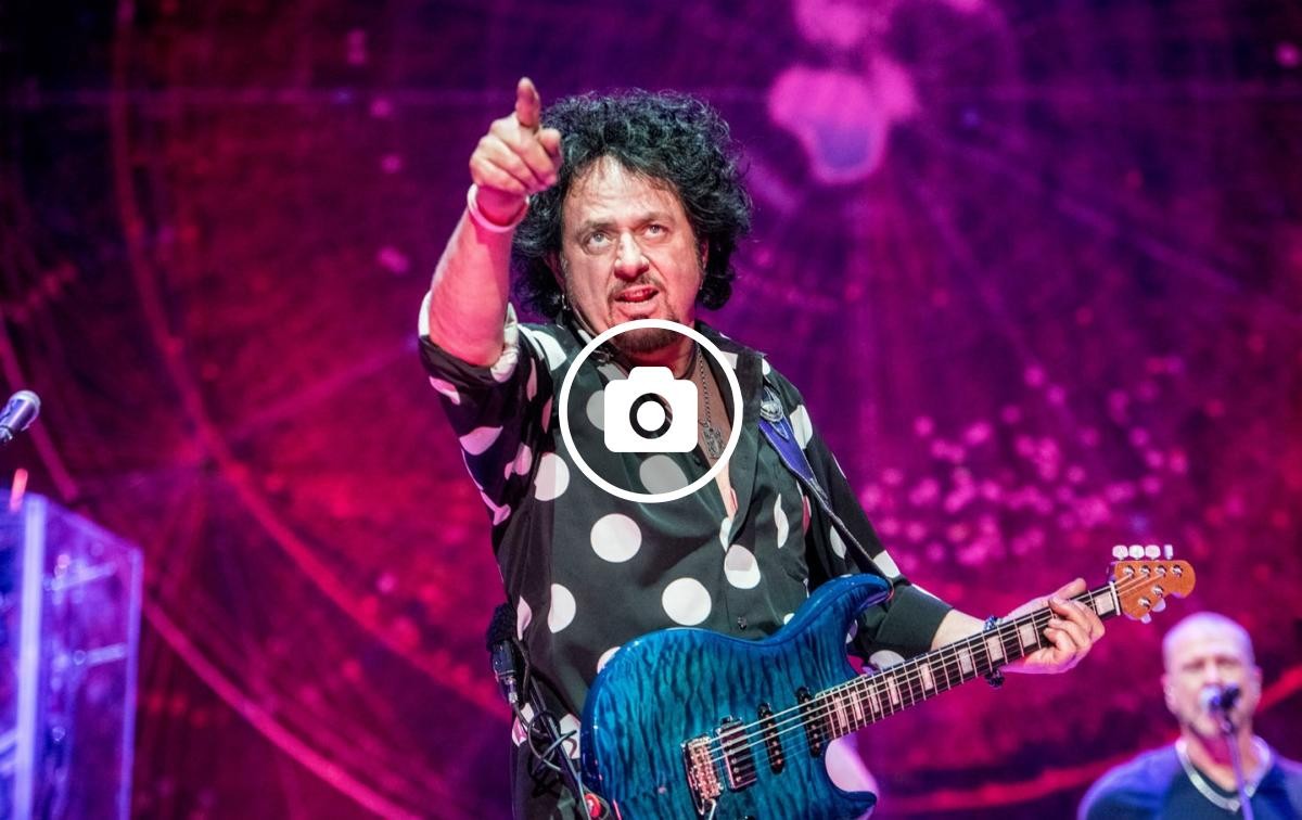Steve Lukather (Toto) durant el concert a l'Auditori Fòrum