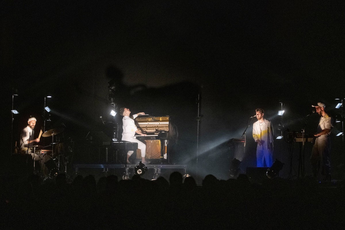 Clara Peya en directe a la Sala Barts, dins del festival Guitar BCN