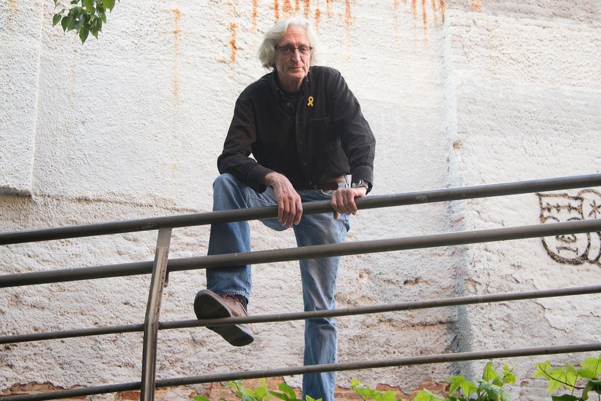 Jordi Fàbregas, a la placeta d'Anna Frank de Gràcia
