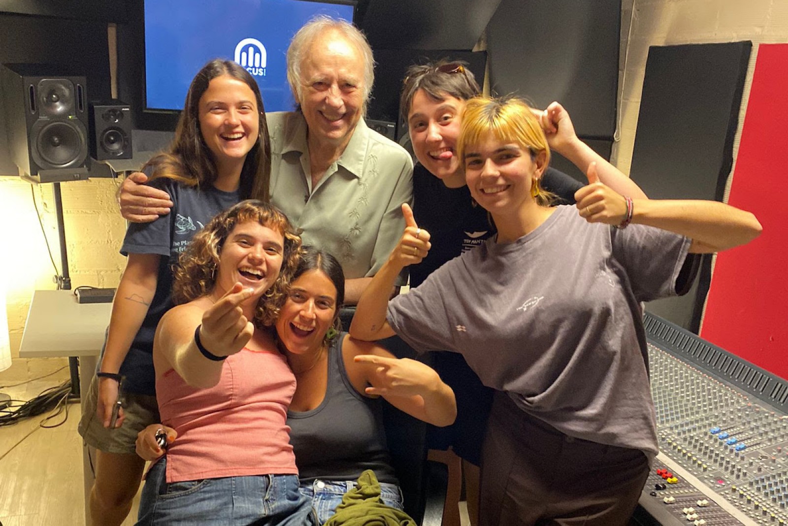 Al·lèrgiques al Pol·len amb Ven'nus i Joan Manuel Serrat