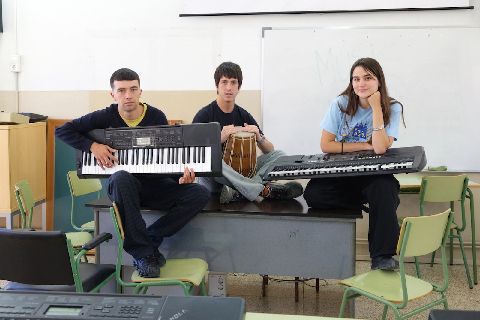 Max Codinach (Gavina.mp3), Dan Peralbo i Xantal Rodríguez (Remei de Ca la Fresca) a l'Institut Sants
