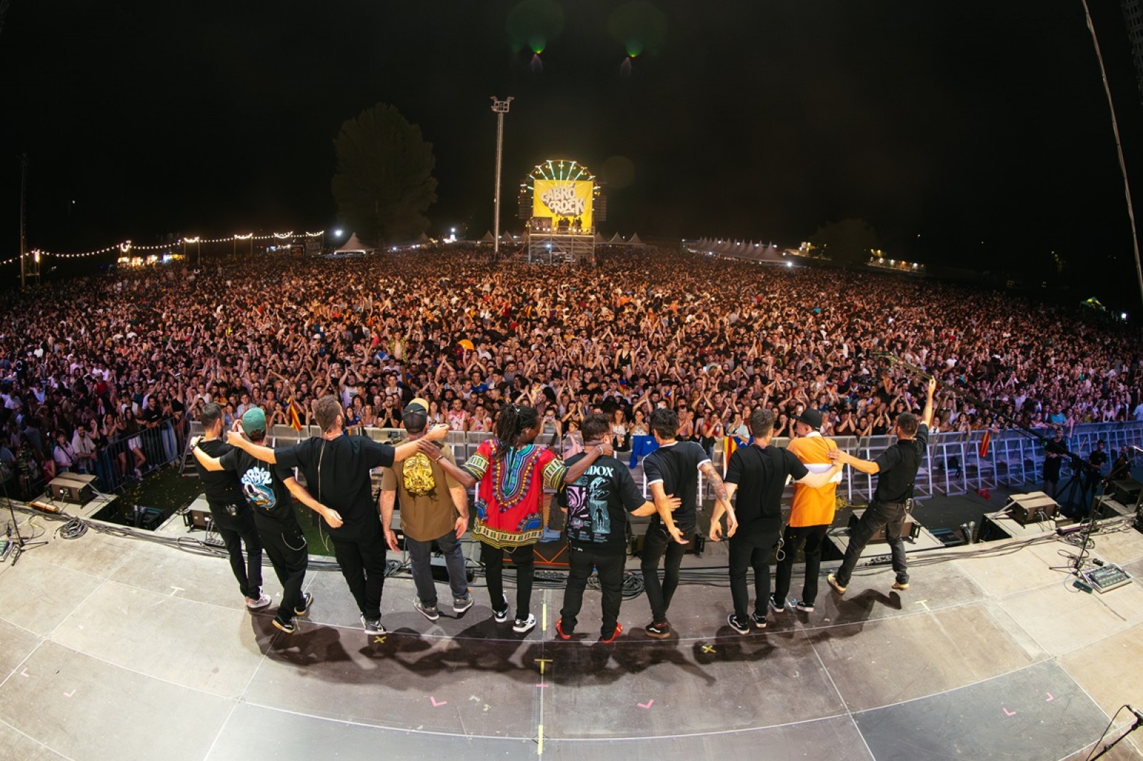 La Raíz davant del públic massiu del Cabró Rock 2025