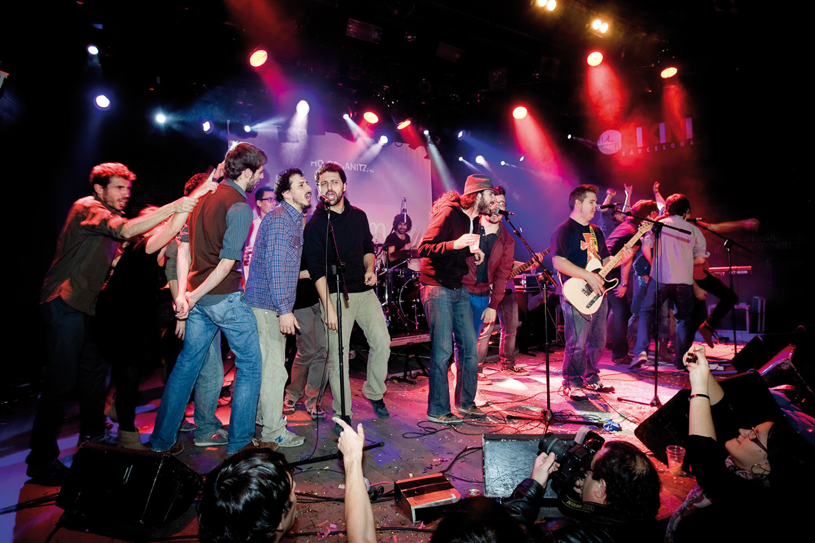 Manel, Els Amics de les Arts i The Gruixut's a la festa dels 10 anys del Sona9