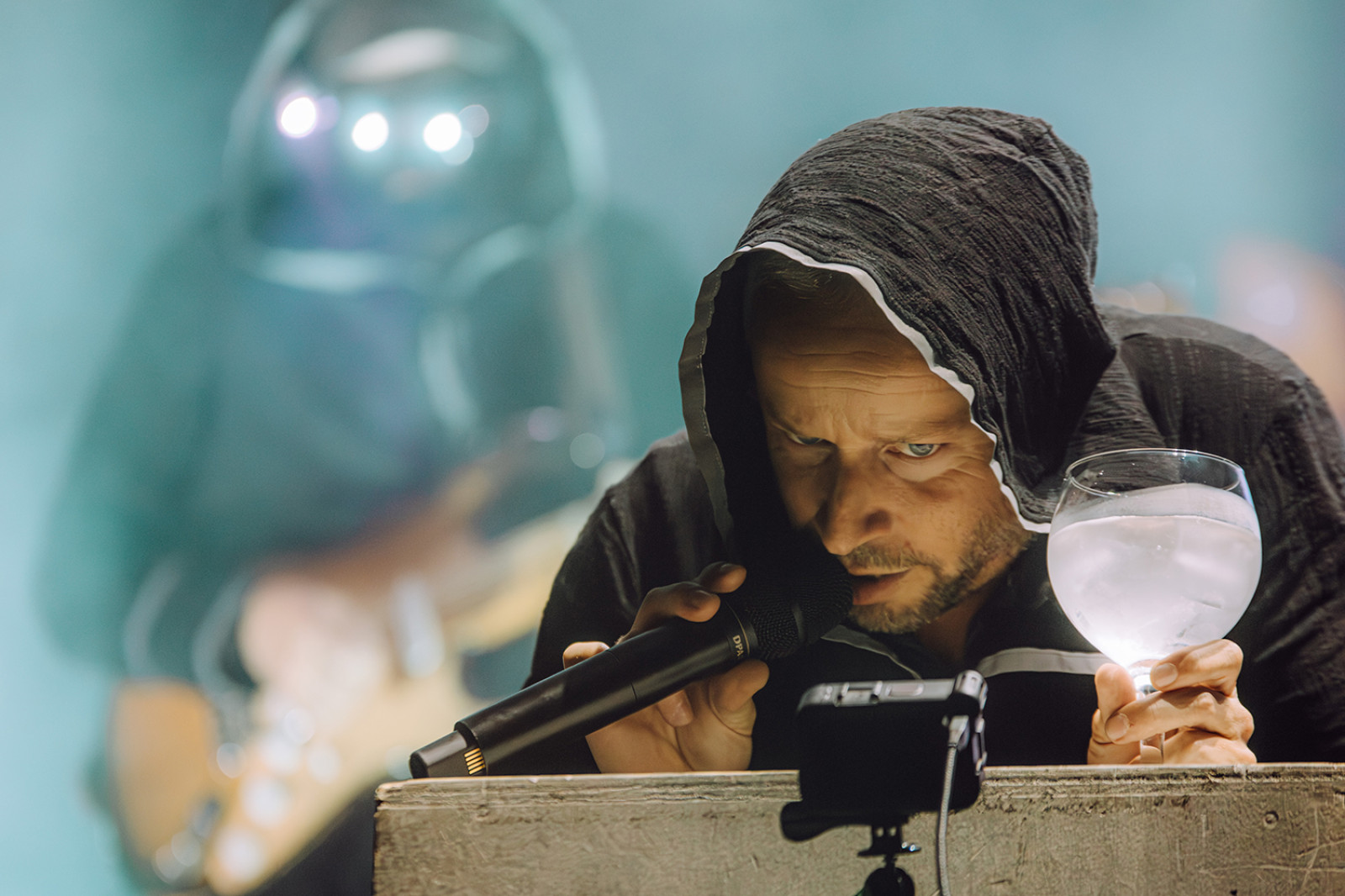 Josep Montero (Oques Grasses) cantant “Bambi”