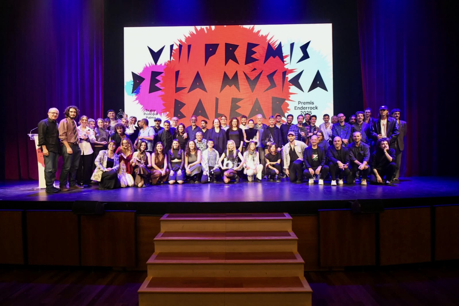 Foto de família dels Premis Enderrock de la Música Balear 2025
