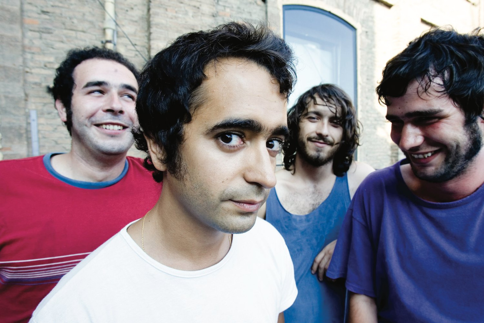 Uri Caballero (a l'esquerra), amb Els Surfing Sirles