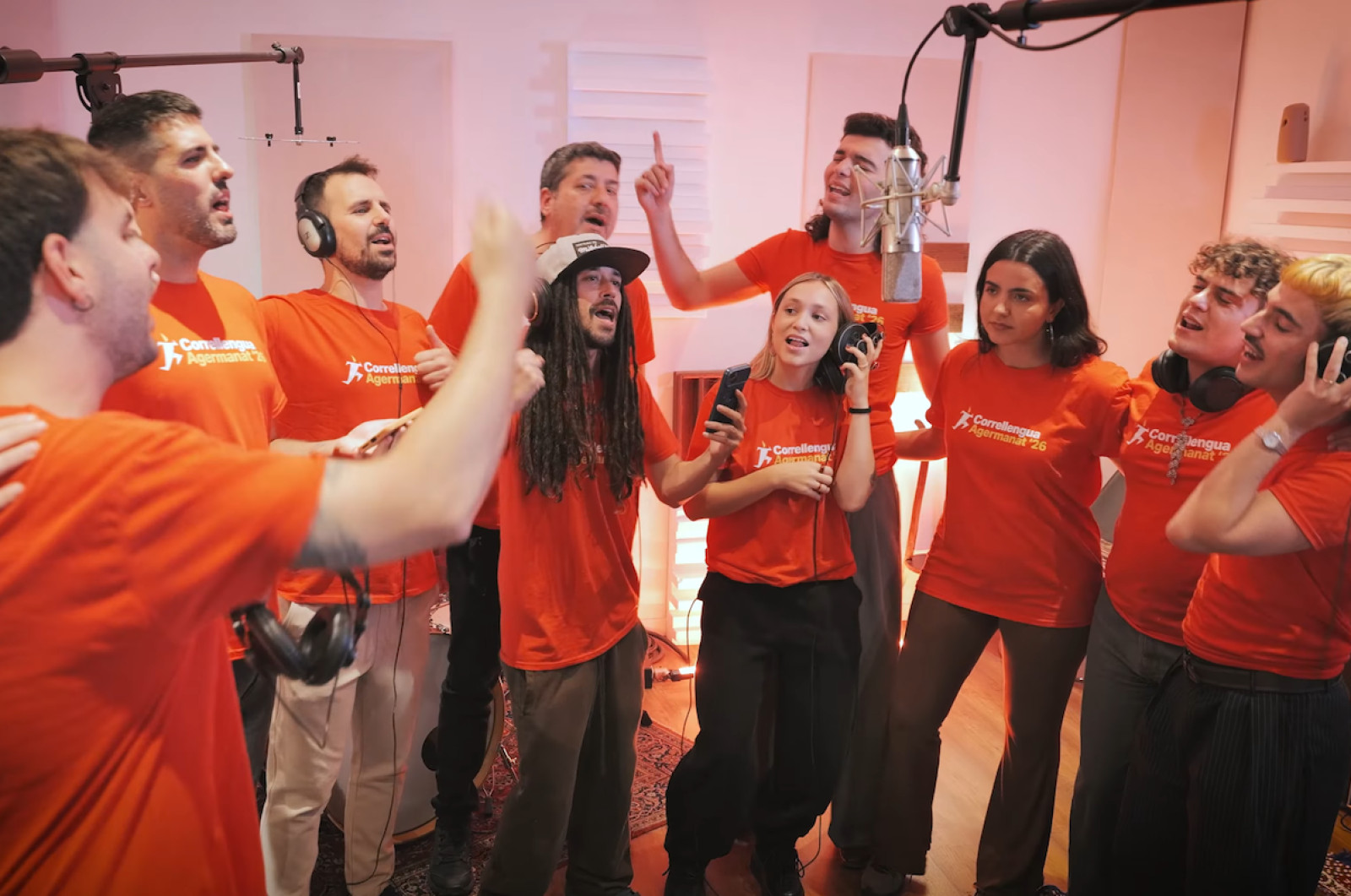 Juanjo Montserrat, Adrià Salas, Xanguito, Auxili, La Gossa Sorda, Abril, Júlia Colom i Fades