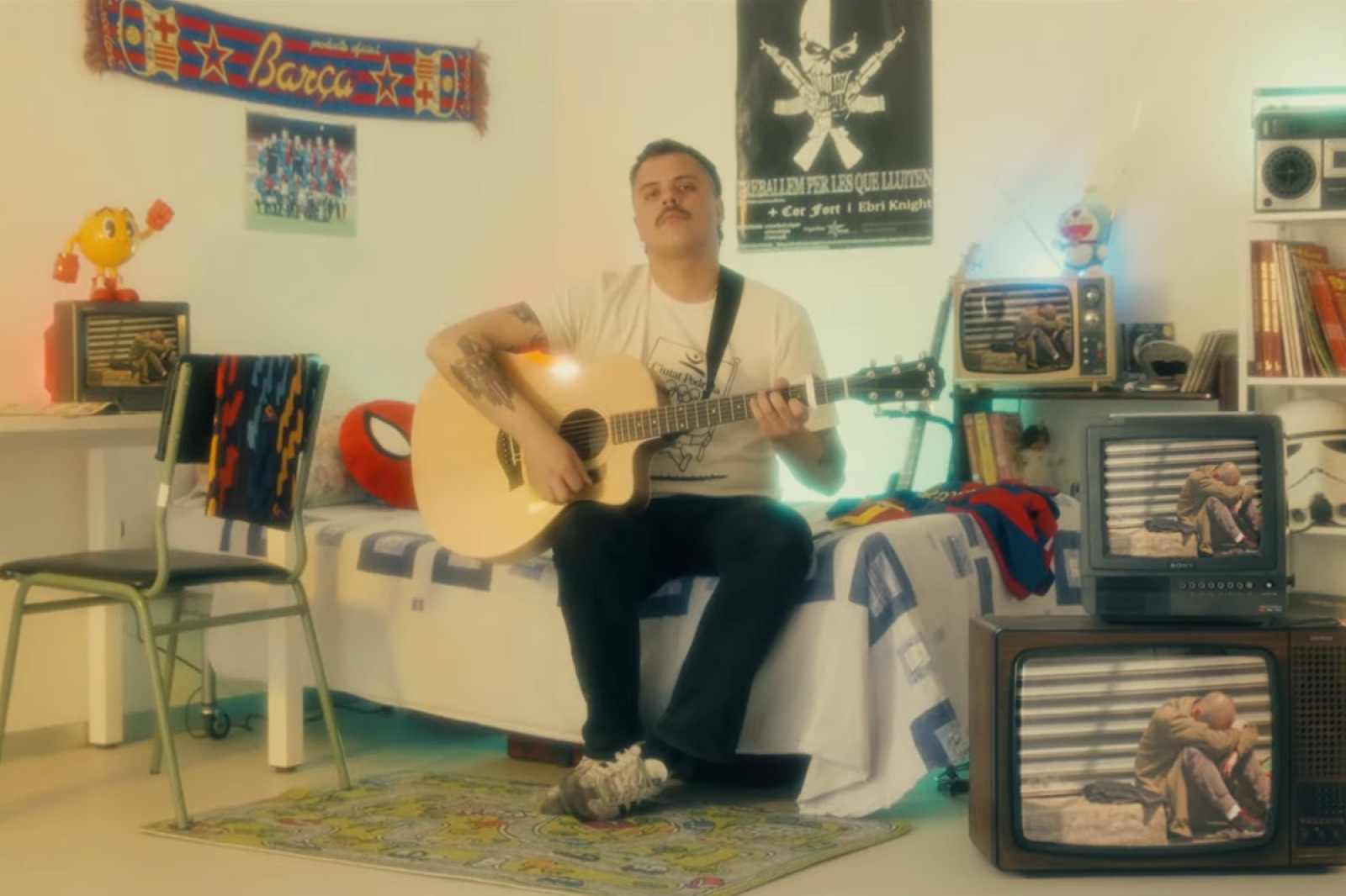 En Carlus al clip «Manifest generacional»