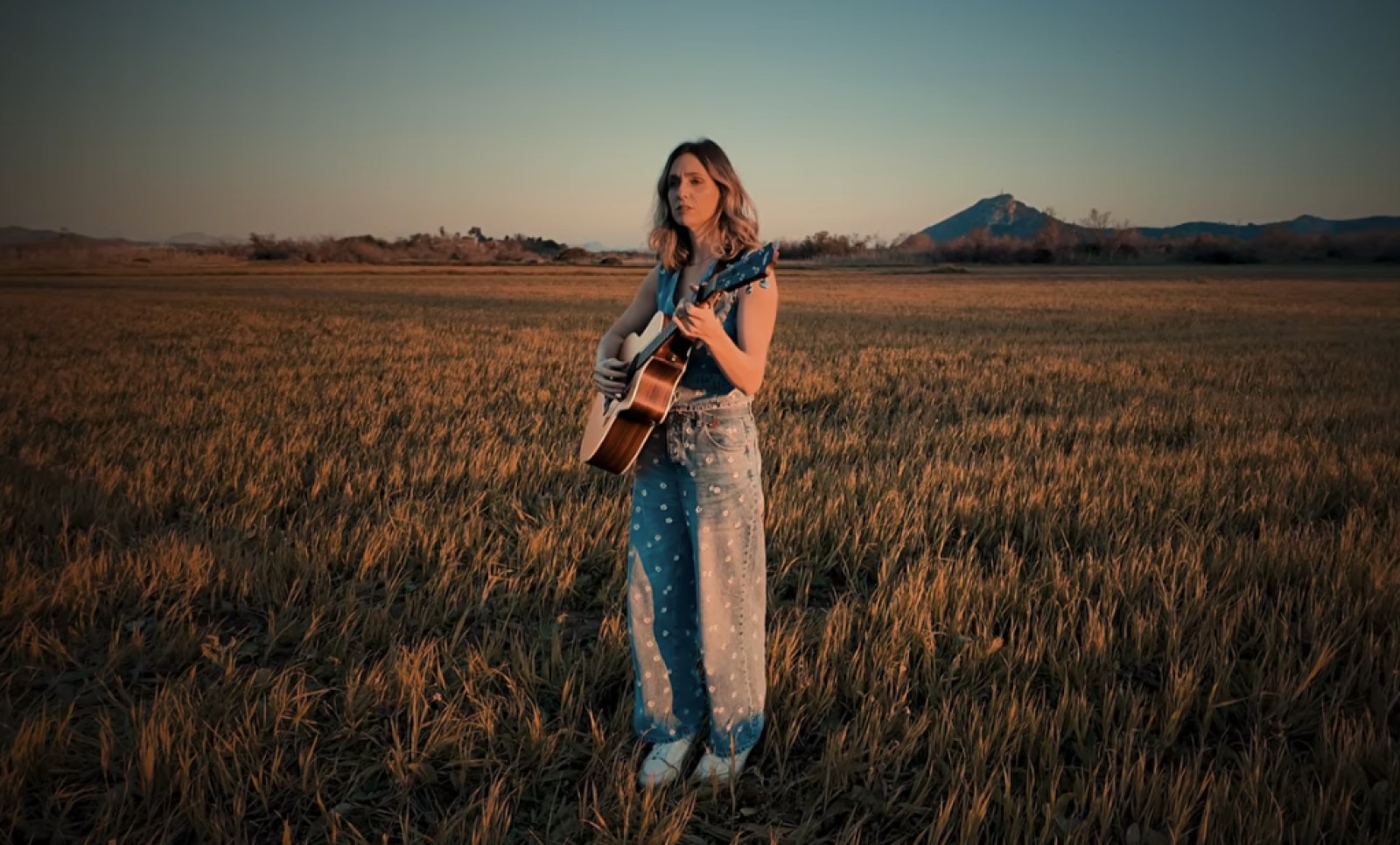 Clodine al videoclip de «Perfectament imperfecta»