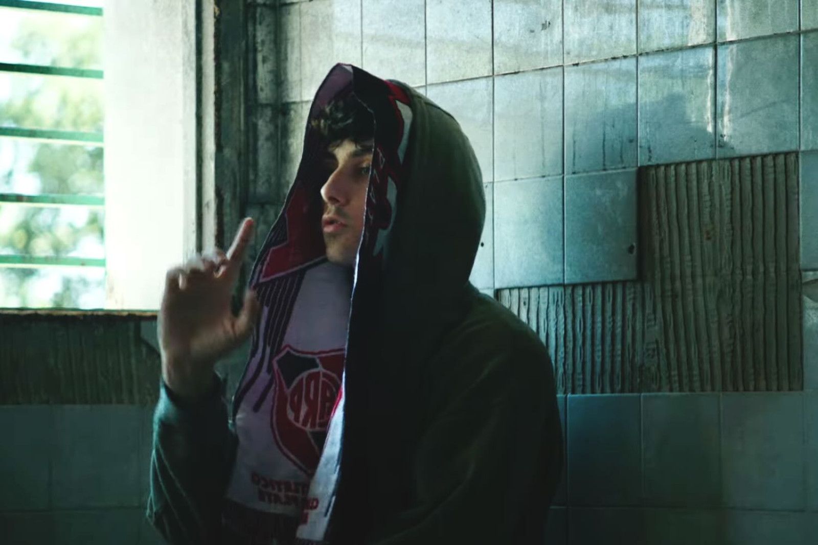 Fortuu al videoclip «DosXtres»