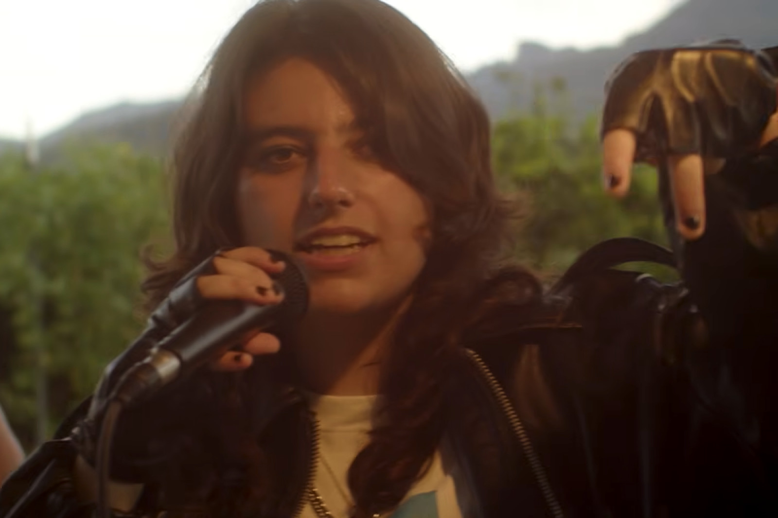 Aina Koda al videoclip de «La gata»